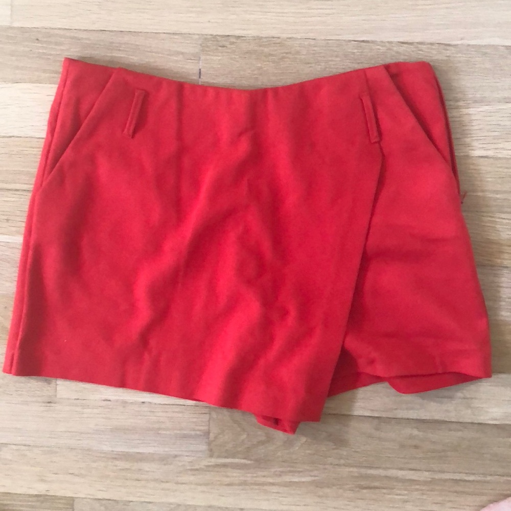 Zara asymmetrical scort